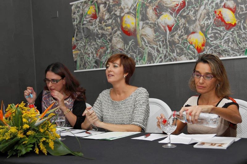Momento de la presentación: Izqda. Derecha - Syra Jiménez Pajarero - Pepa González - Mar Arias.